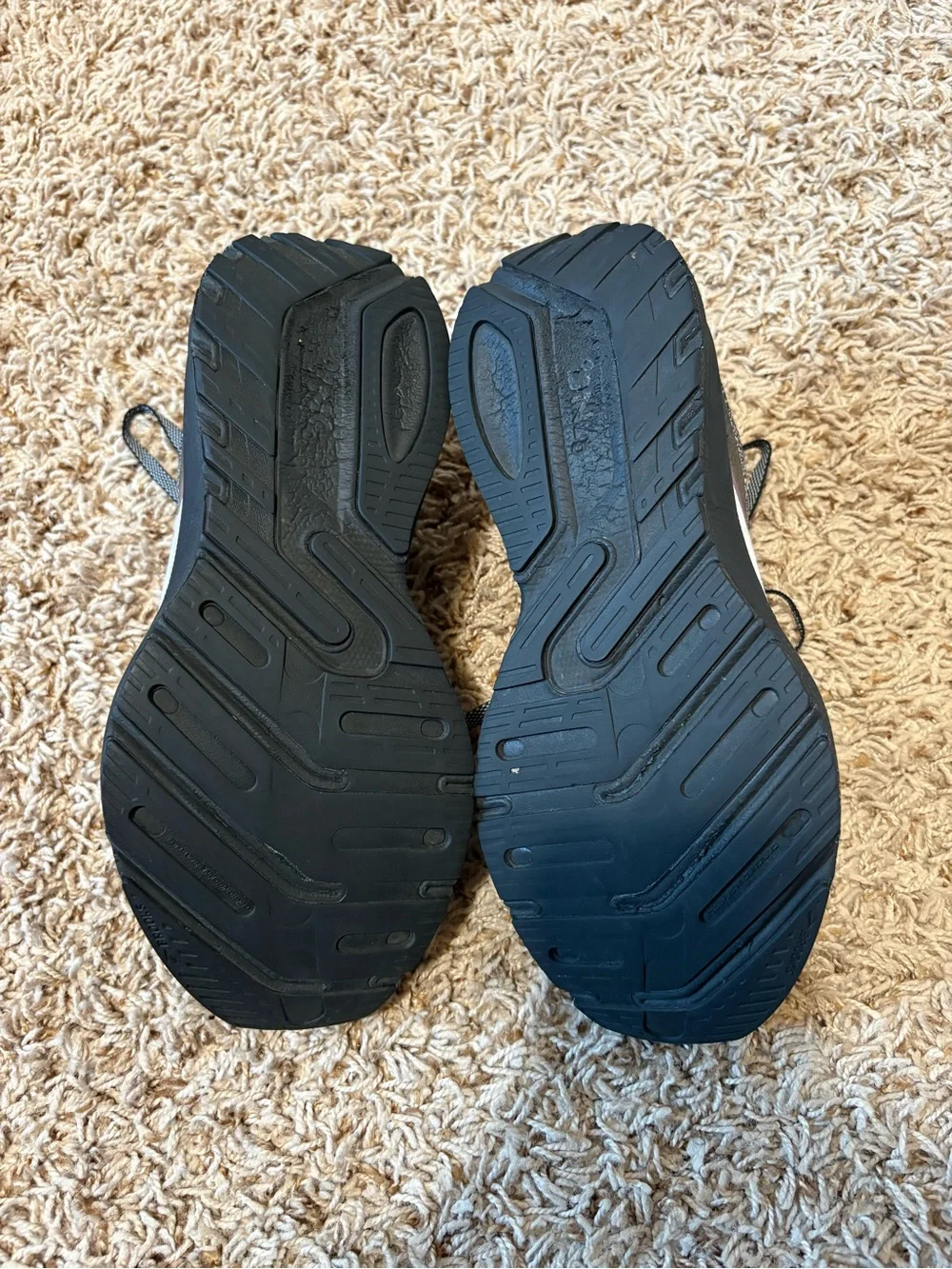 Brooks Launch 10 Running Shoes in Black Violet Women’s size 8